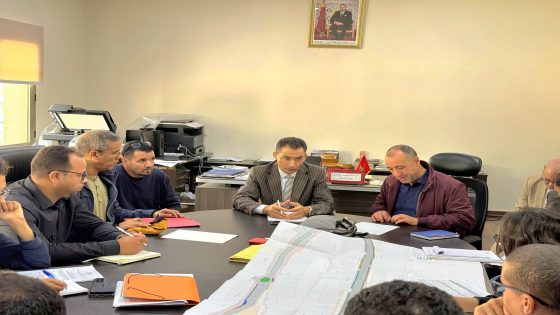 اقليم تارودانت…جماعة أولاد برحيل تعقد اجتماعا هاما للاسراع بتنفــيذ أشغال مشــروع تهيئة الشــارع الرئيسي..