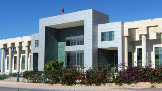 محامون يحتجون بسبب عدم تأجيل قضية مافيا عقارية بأكادير التي تحاول تخليص عناصرها