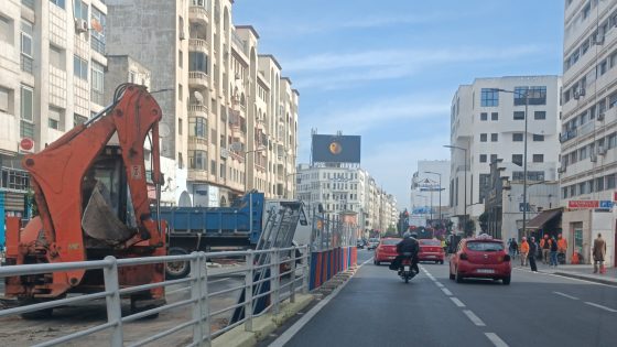 “إعادة تهيئة الممر تحت الأرضي بالدار البيضاء: تحسينات بنية تحتية وجهود تنظيم المرور وسط التحديات”