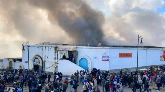 حريق ضخم يلتهم سوق “أرض الدولة” في حي بني مكادة بطنجة ويخلف أضرارًا مادية كبيرة