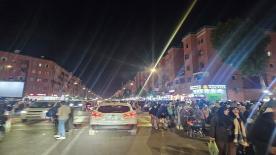 احتلال الملك العمومي بشارع الداخلة بالأحباس في مراكش… فوضى يومية وصرخة ساكنة تنتظر تدخلاً حازماً